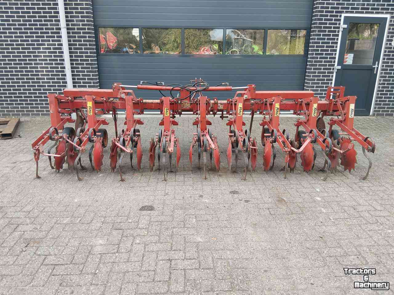 Hackmaschine Rau Polycrop Schoffelmachine 8 rijen