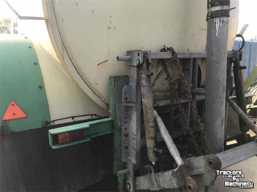 Gülletankwagen / Güllefässer  Mesttank