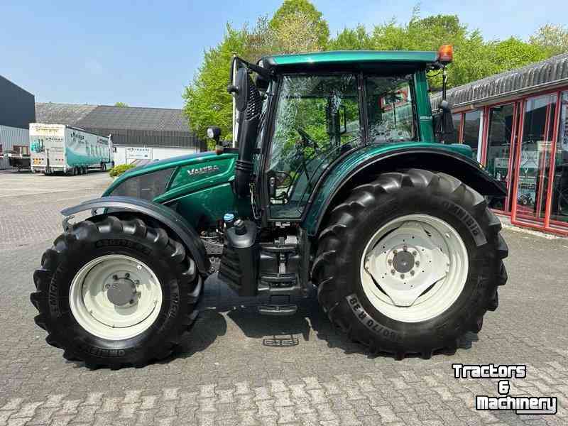 Schlepper / Traktoren Valtra N143 HiTech