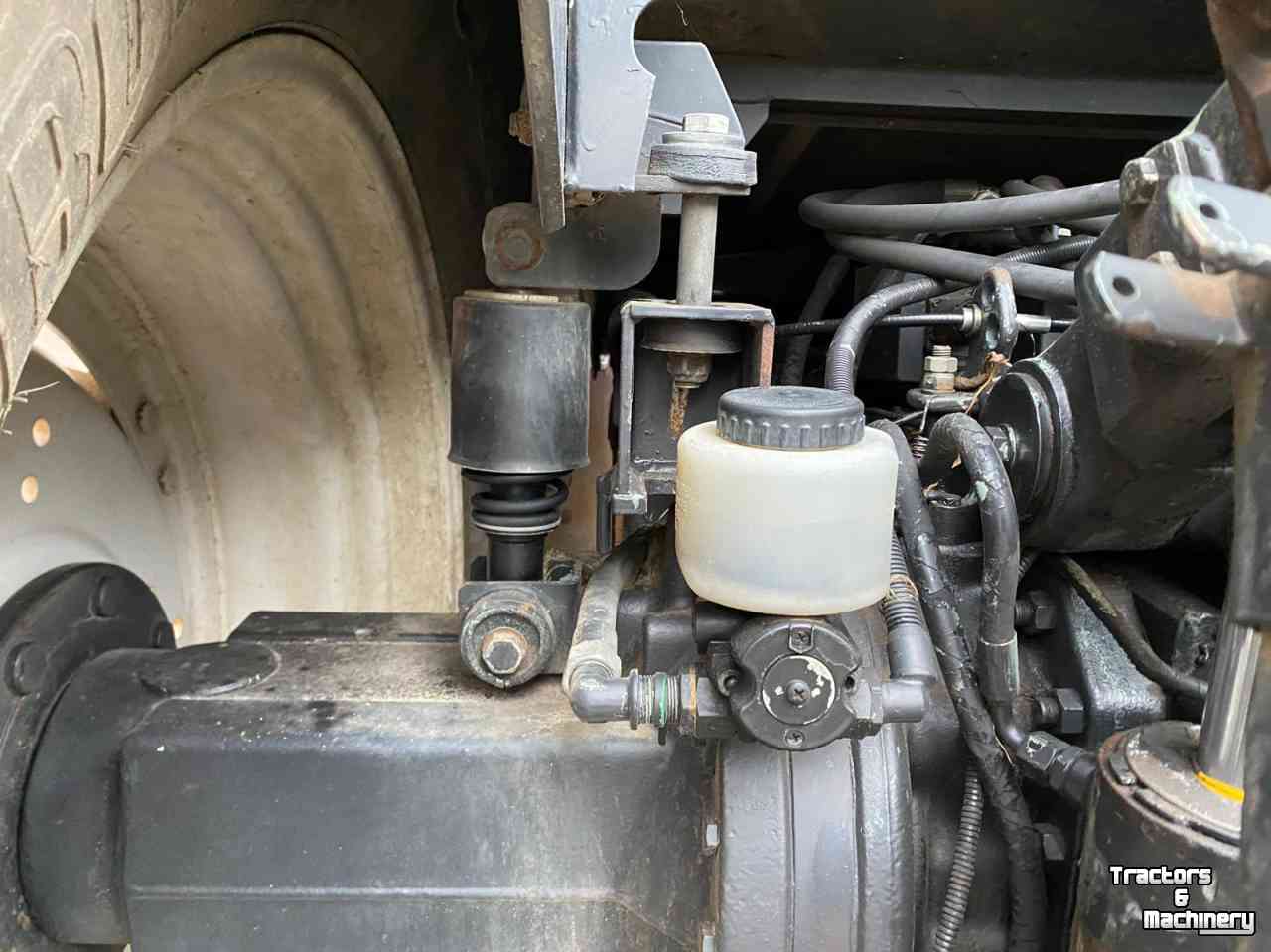 Schlepper / Traktoren Valtra T130