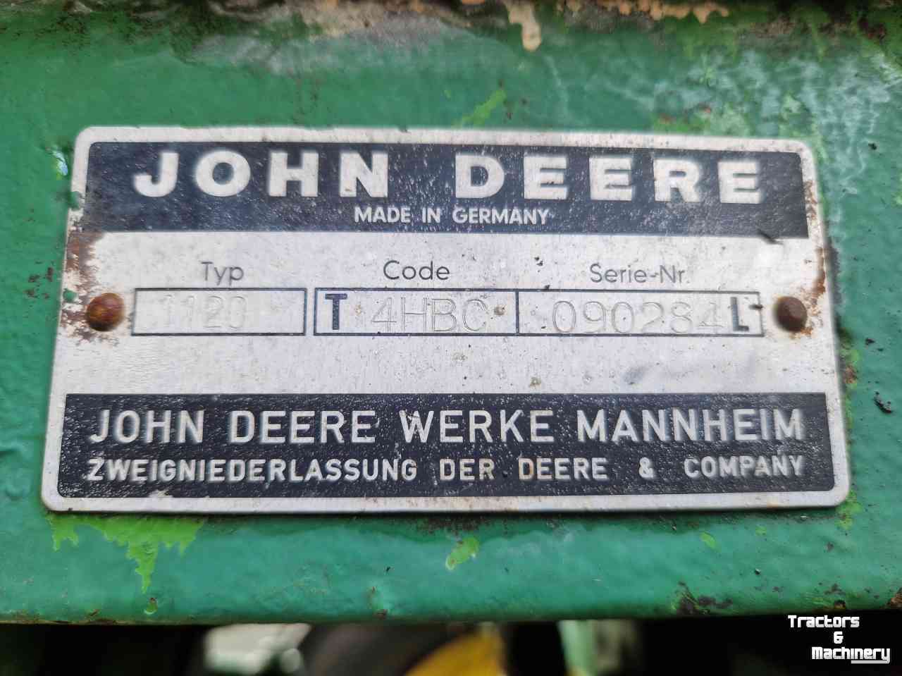 Schlepper / Traktoren John Deere 1120