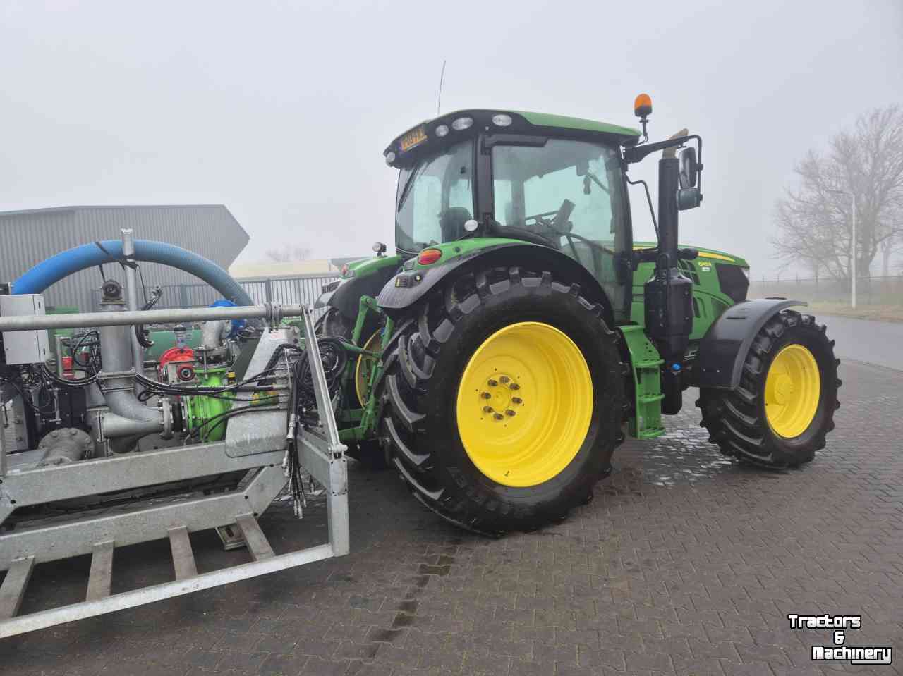Schlepper / Traktor John Deere 6145 R
