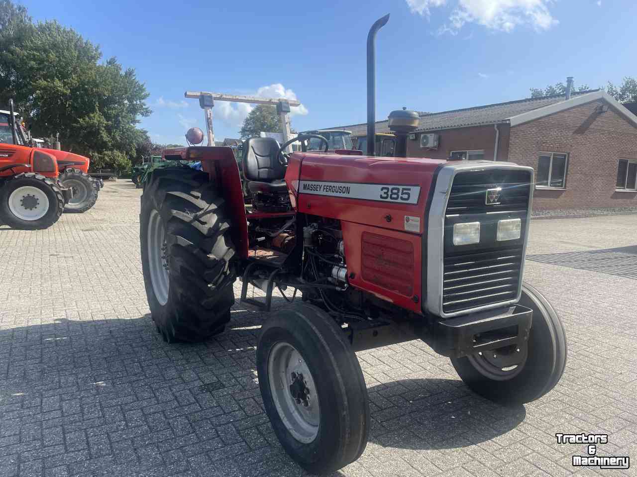 Schlepper / Traktor Massey Ferguson 385 2WD Perkins 4 cil.diesel Powersteering