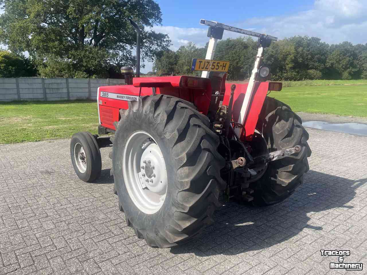 Schlepper / Traktor Massey Ferguson 385 2WD Perkins 4 cil.diesel Powersteering