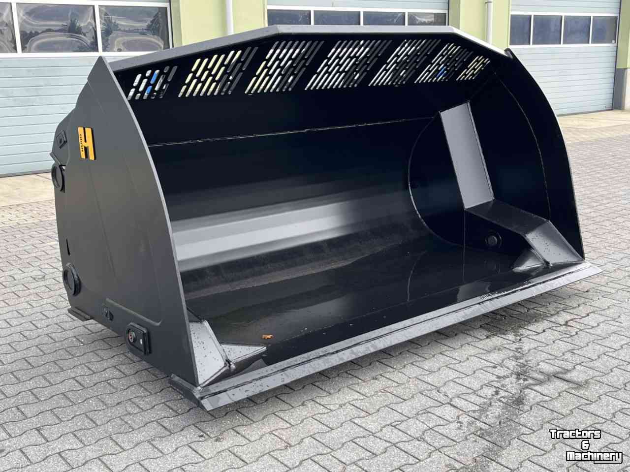 Hochkippschaufeln  Hoogkiepbak shovel 4000 ltr