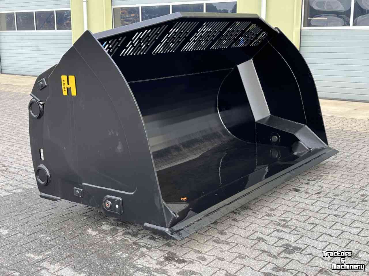 Hochkippschaufeln  Hoogkiepbak shovel 4000 ltr