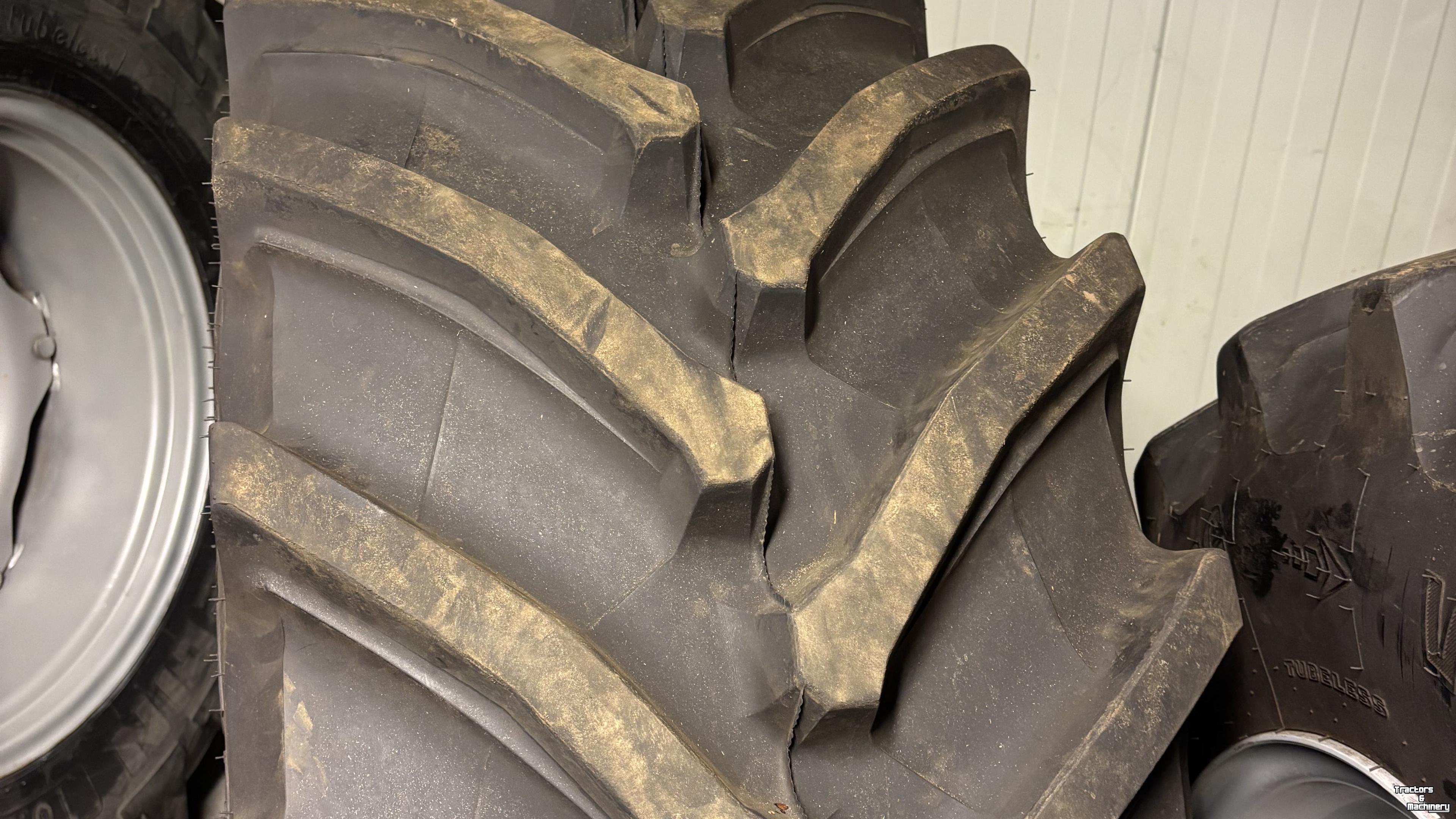 Räder, Reifen, Felgen & Distanzringe Trelleborg TRELLEBORG VF 520/60R28 cpl wielen