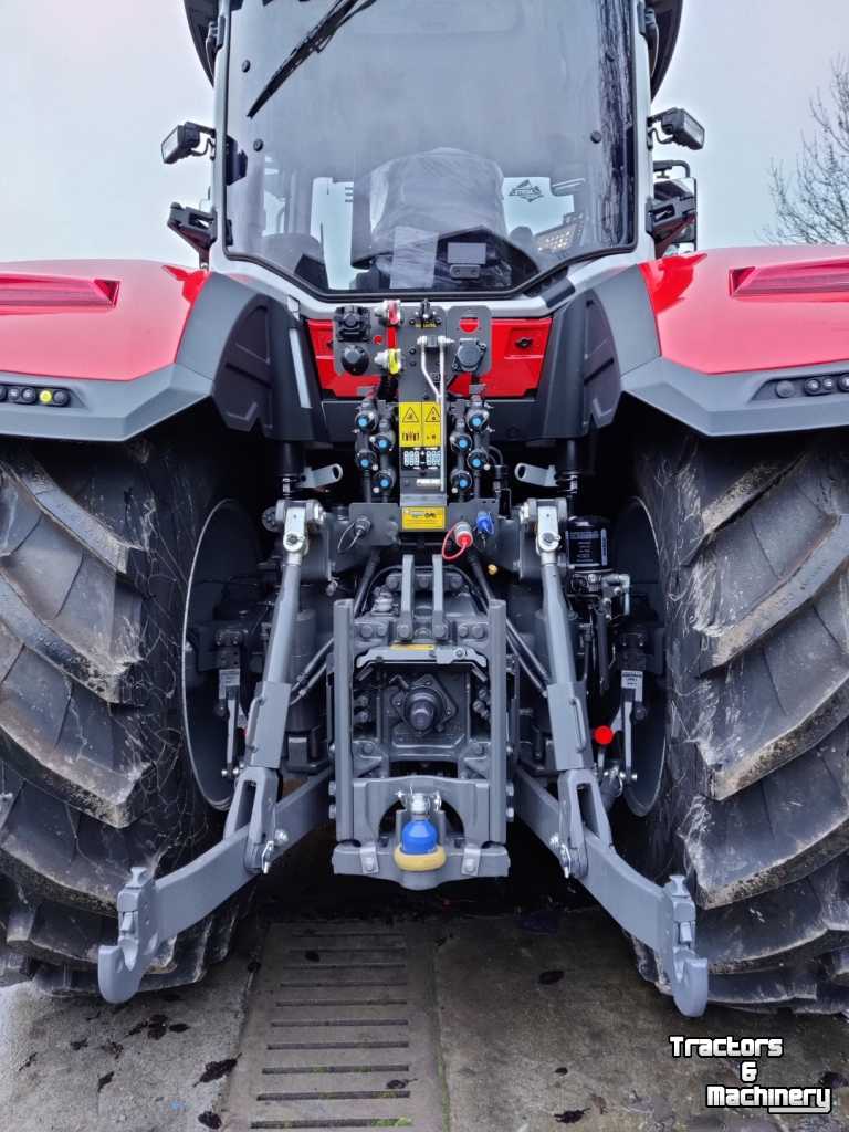 Schlepper / Traktoren Massey Ferguson 8S.225 Dyna E-Power Exclusive