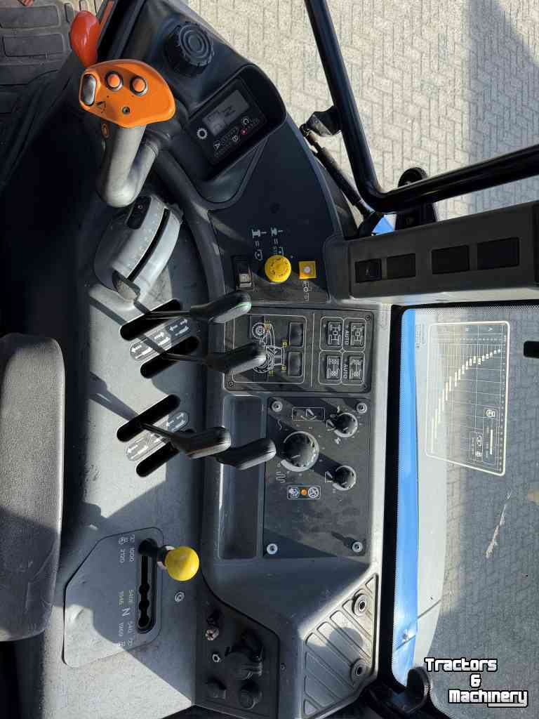 Schlepper / Traktor New Holland TM140 RC