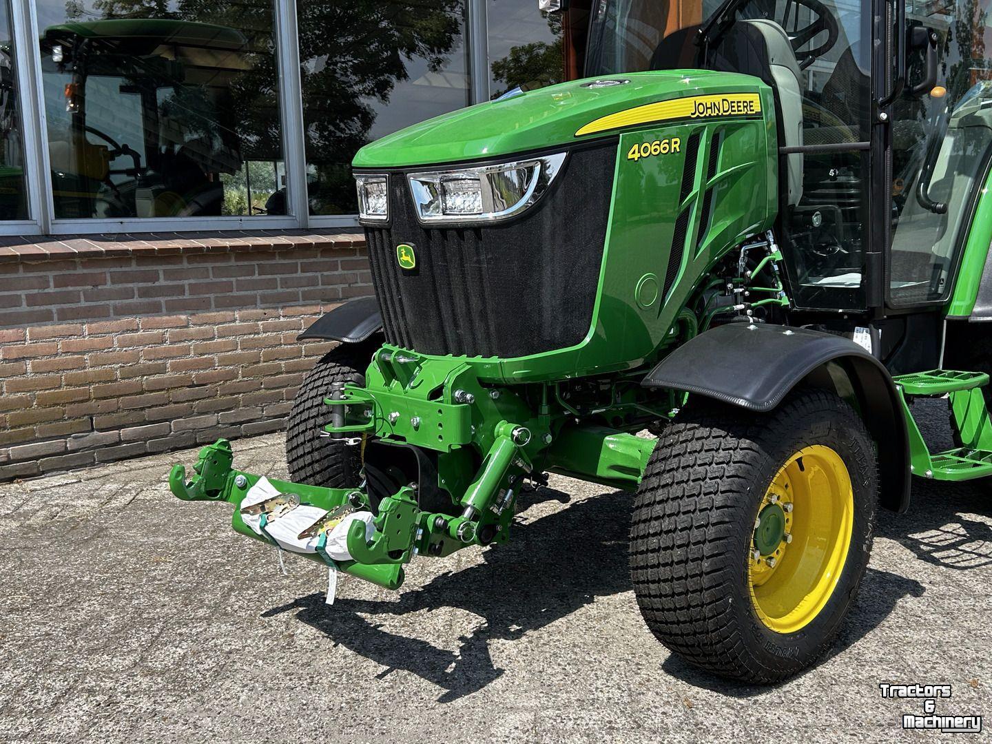 Obsttraktor John Deere 4066R