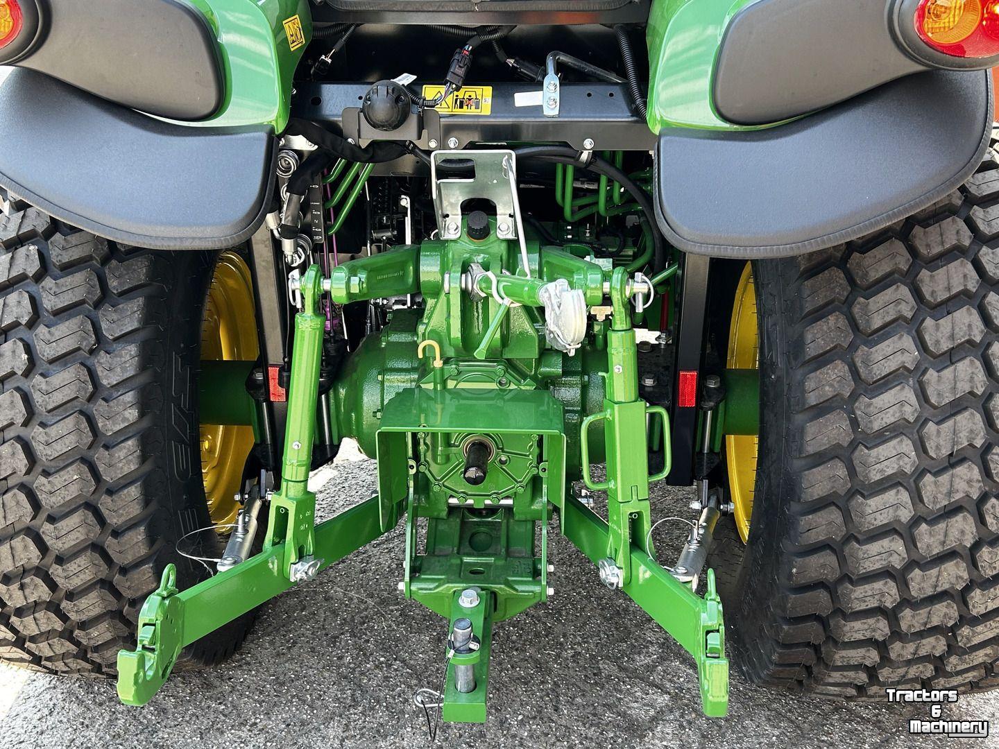 Obsttraktor John Deere 4066R