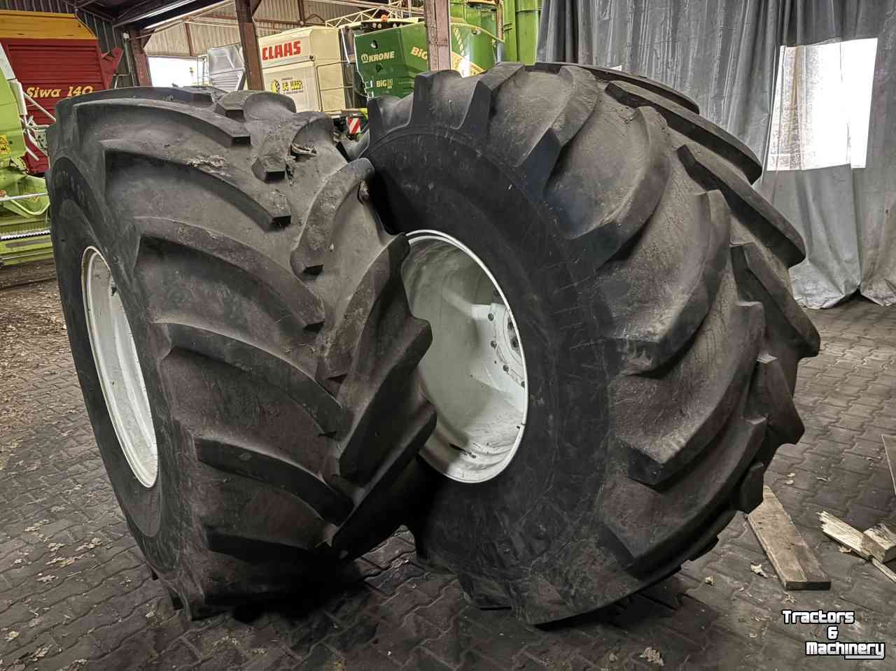 Räder, Reifen, Felgen & Distanzringe Vredestein 800/70R32