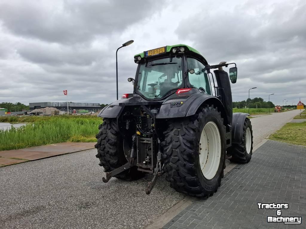 Schlepper / Traktor Valtra T 214 Direct Twintrac