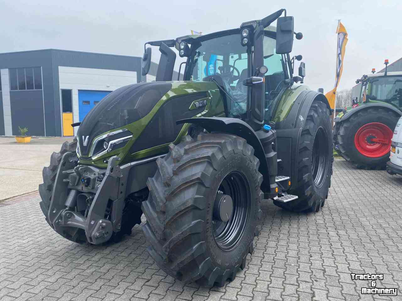 Schlepper / Traktoren Valtra Q225