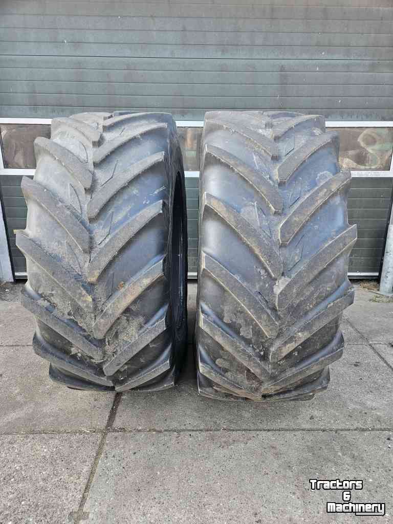 Räder, Reifen, Felgen & Distanzringe Michelin 710/60R42 Xeobib. 30 mm!