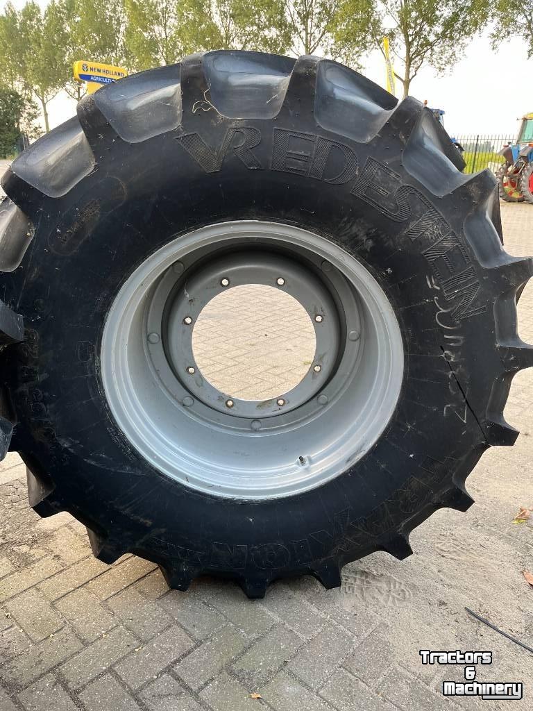 Räder, Reifen, Felgen & Distanzringe Vredestein Traction XXL set