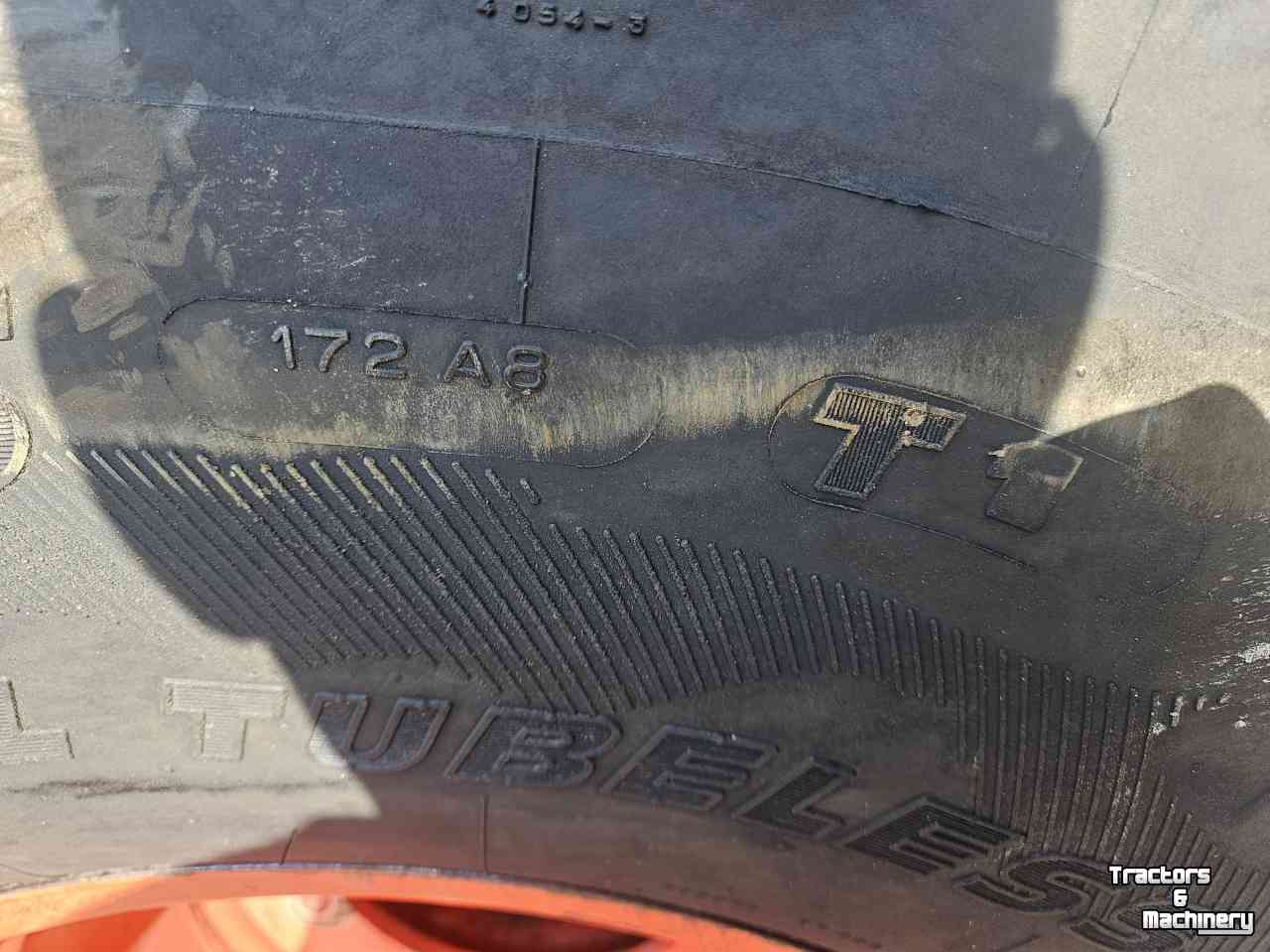 Räder, Reifen, Felgen & Distanzringe Michelin 1000/50R25. 40 mm