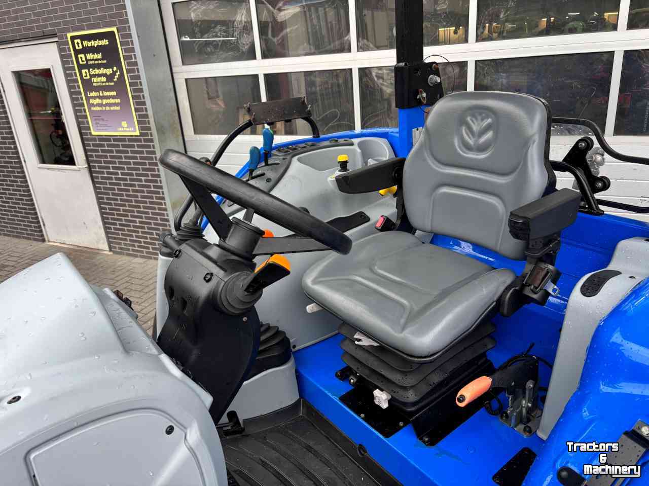 Schlepper / Traktor New Holland T 5.95