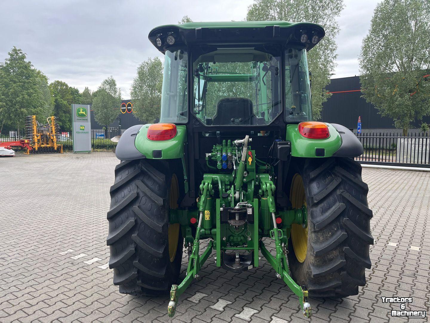 Schlepper / Traktor John Deere 5100M