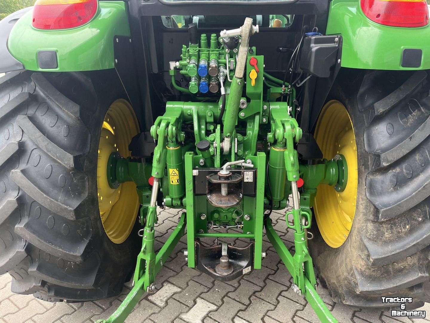 Schlepper / Traktor John Deere 5100M