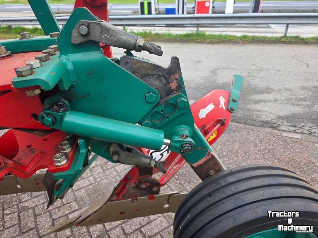 Pflüge Kverneland LB-100-300