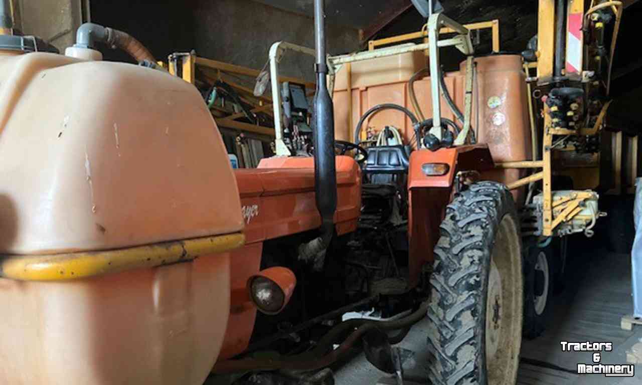 Schlepper / Traktoren Fiat 640 Tractor