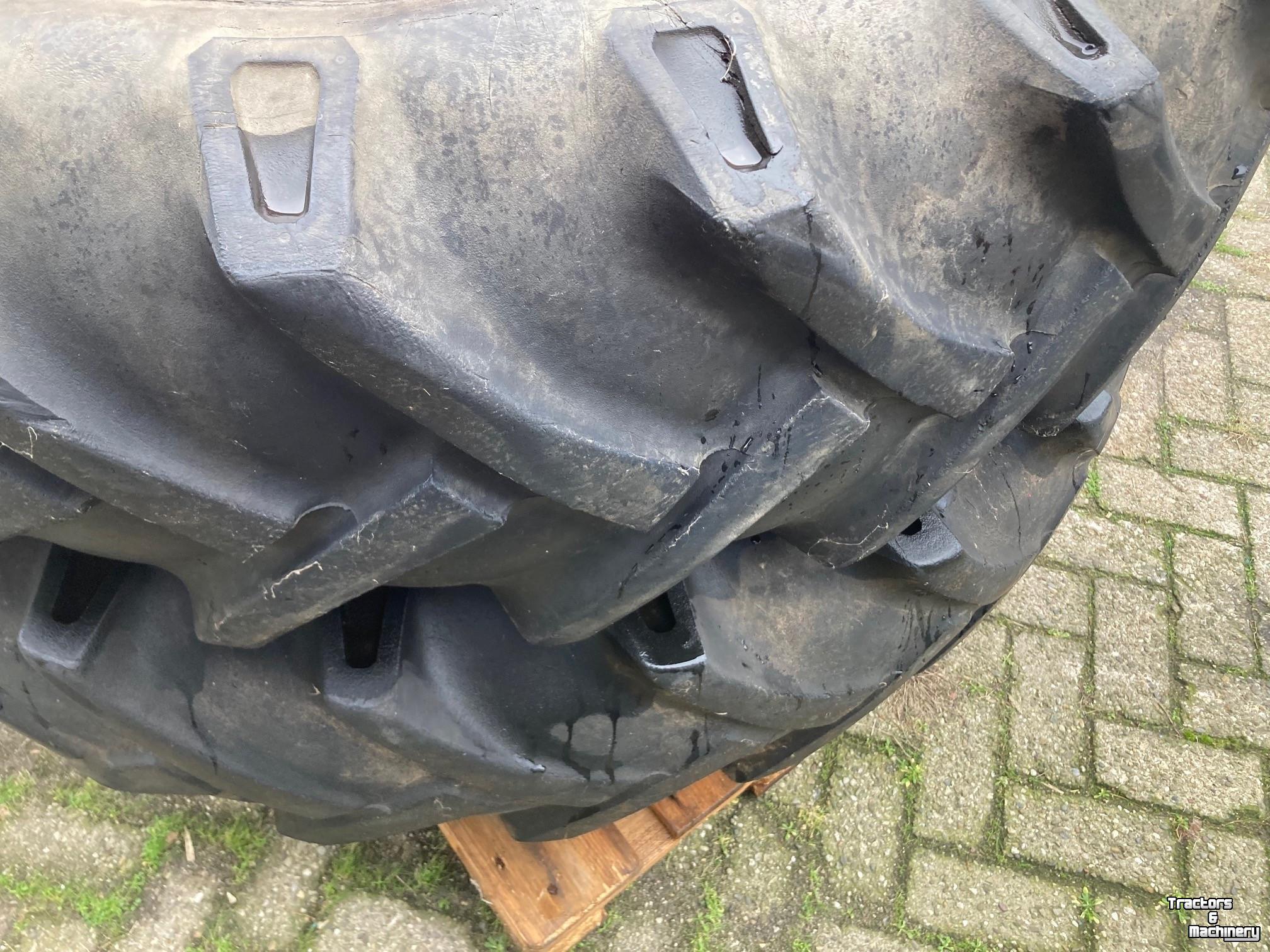 Räder, Reifen, Felgen & Distanzringe Vredestein Vredestein 13.6R34 Dubbellucht