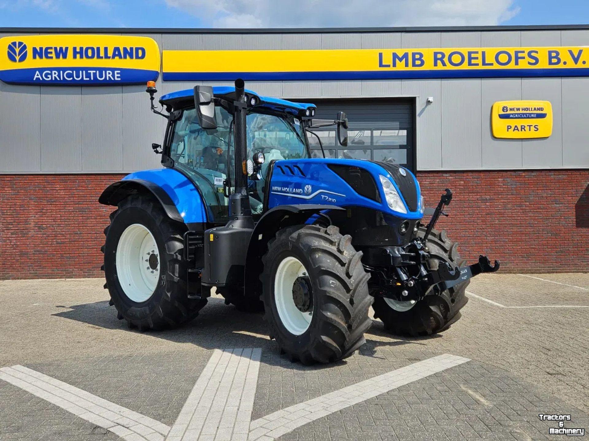 Schlepper / Traktor New Holland T7.210 Range command 50 km/h