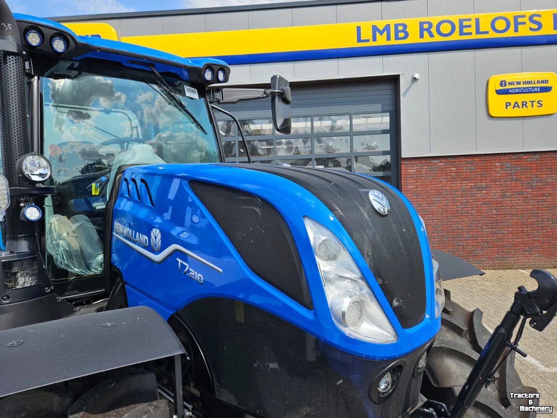 Schlepper / Traktor New Holland T7.210 Range command 50 km/h