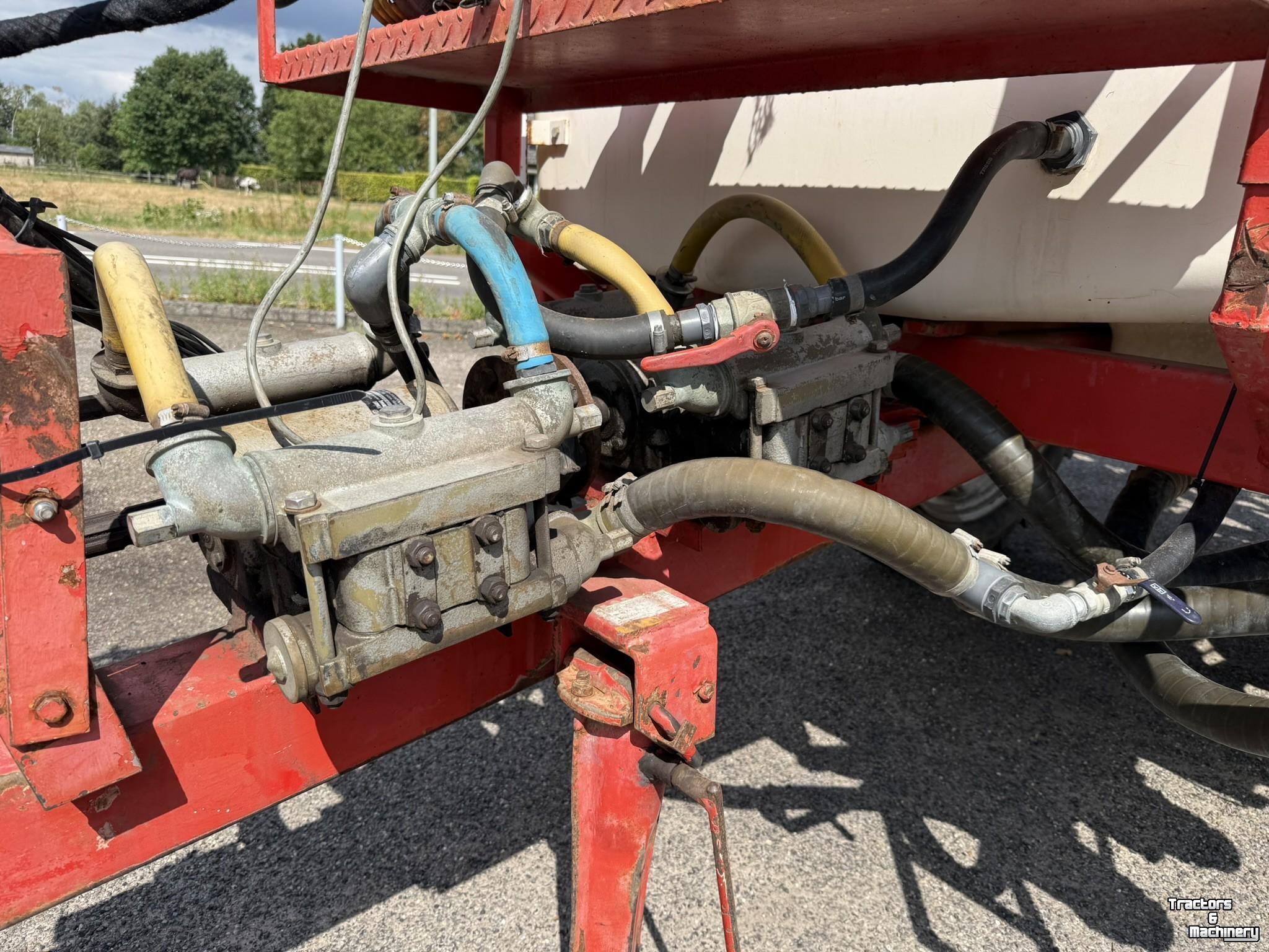 Anbaufeldspritze Cebeco 3000l 24m