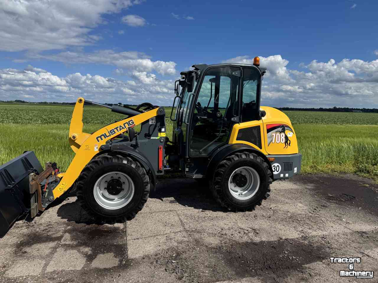 Radlader Mustang 708