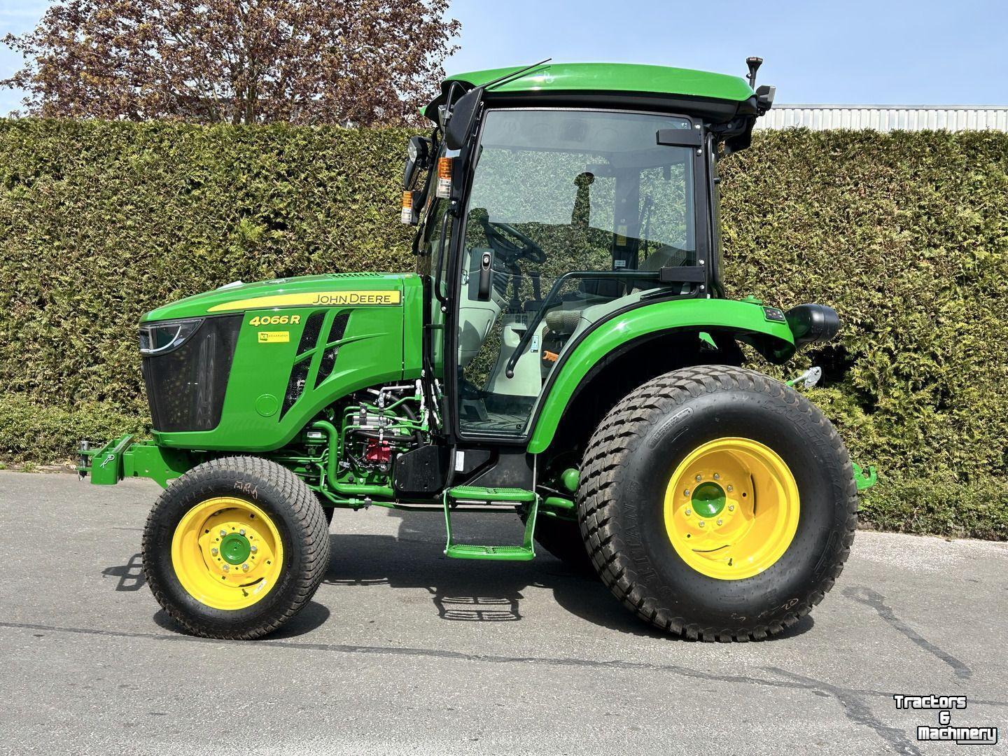 Obsttraktor John Deere 4066R