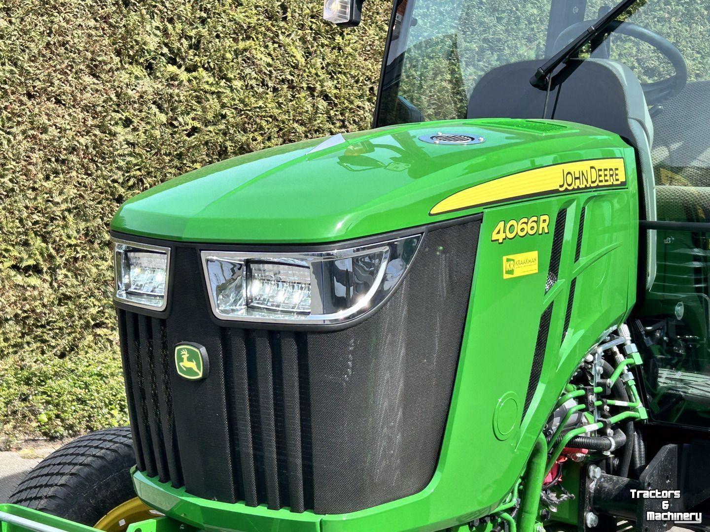 Obsttraktor John Deere 4066R