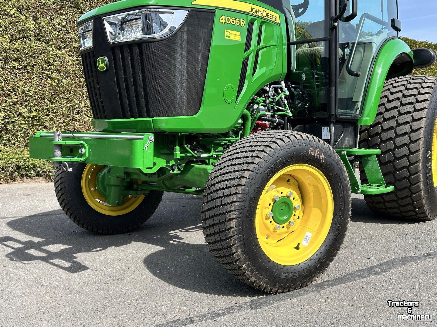 Obsttraktor John Deere 4066R