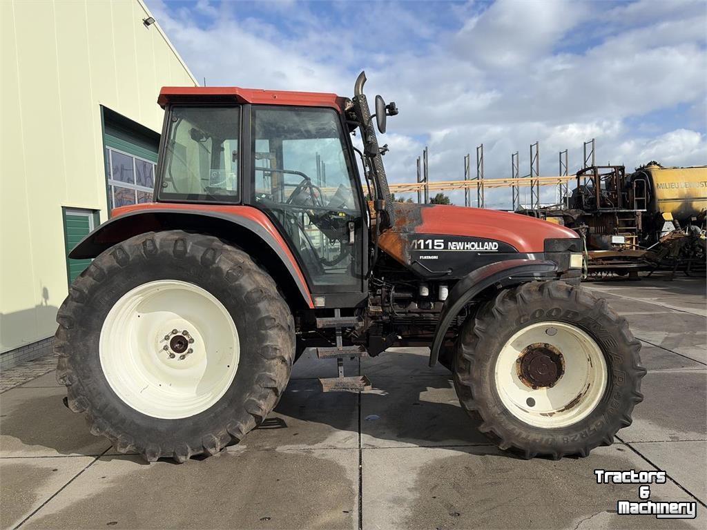 Schlepper / Traktor New Holland 8160