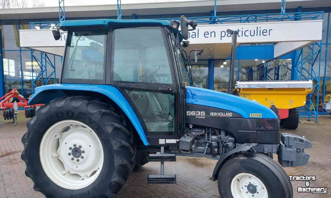 Schlepper / Traktoren New Holland 5635 2WD Tractor