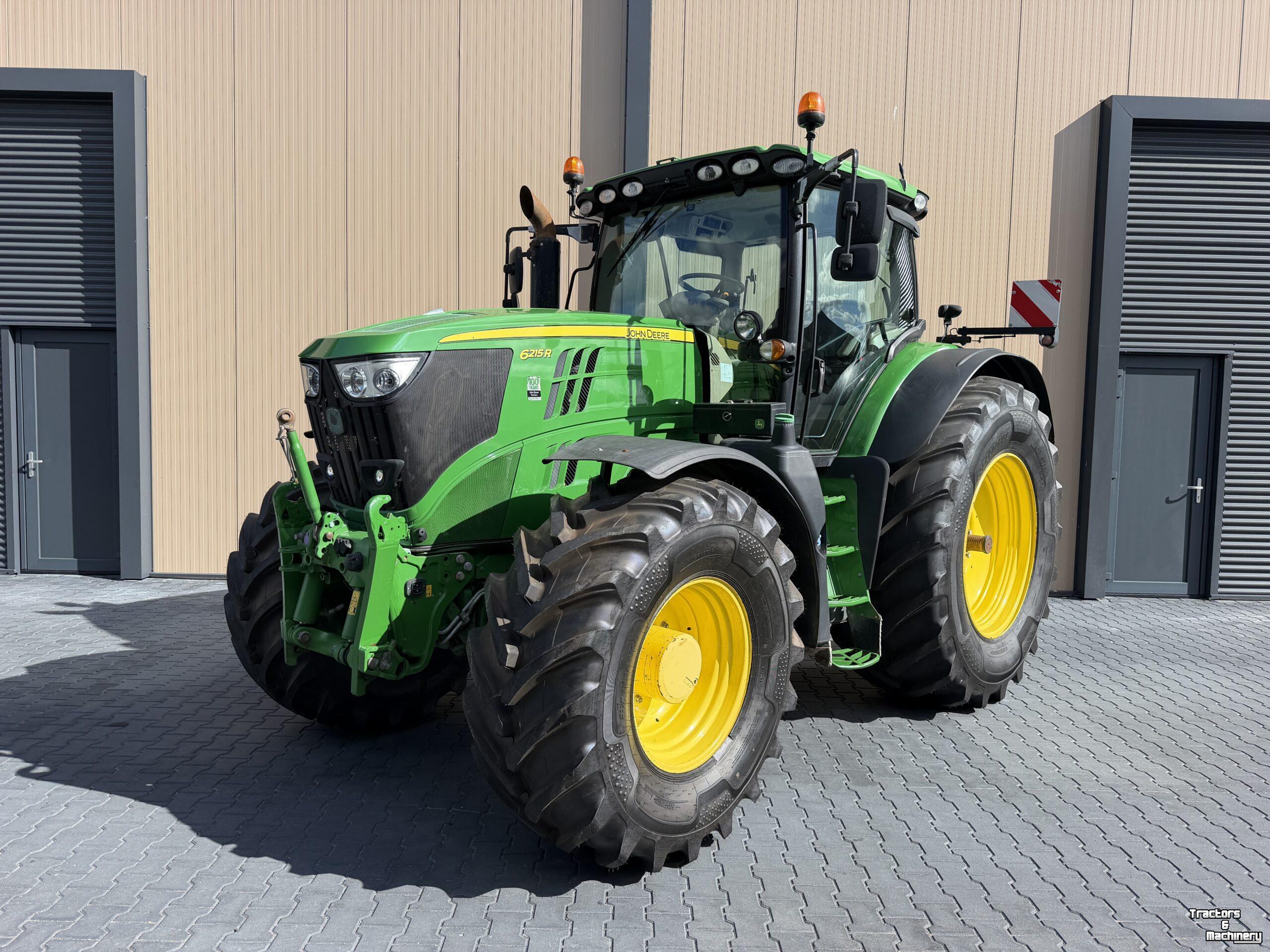 Schlepper / Traktor John Deere 6215R