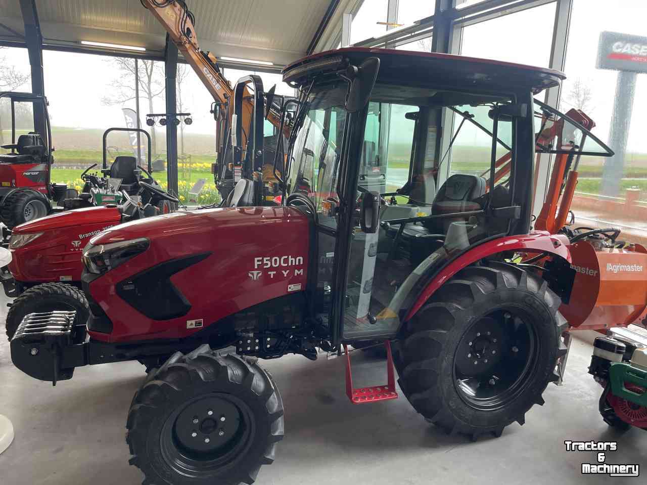 Schlepper / Traktor TYM Tym 50 hydrostaat ACTIE PRIJS! nieuwe trekker eventueel met voorlader
