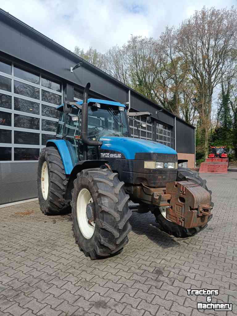Schlepper / Traktoren New Holland TM 135