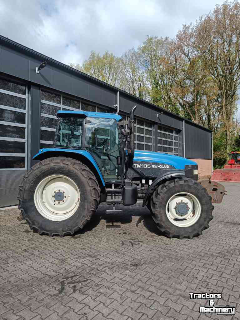 Schlepper / Traktoren New Holland TM 135
