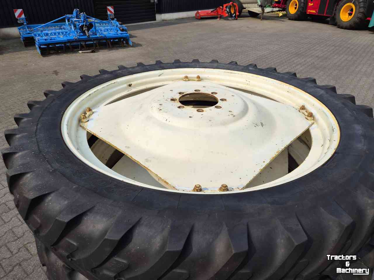 Räder, Reifen, Felgen & Distanzringe Michelin 320/90R54, cultuurwielen veldspuit