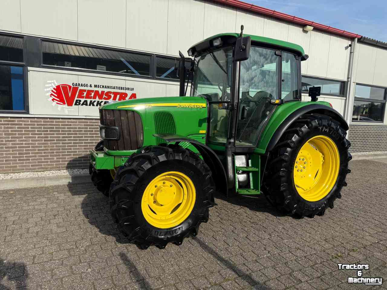 Schlepper / Traktor John Deere 6120 SE