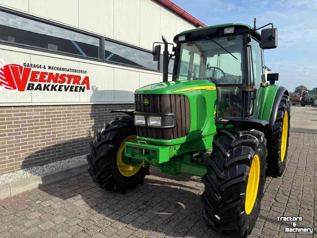 Schlepper / Traktor John Deere 6120 SE