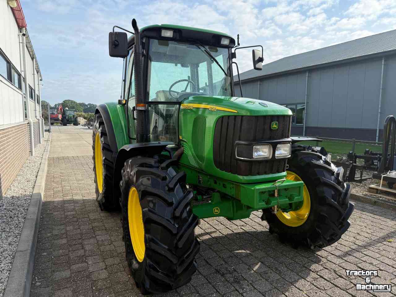 Schlepper / Traktor John Deere 6120 SE
