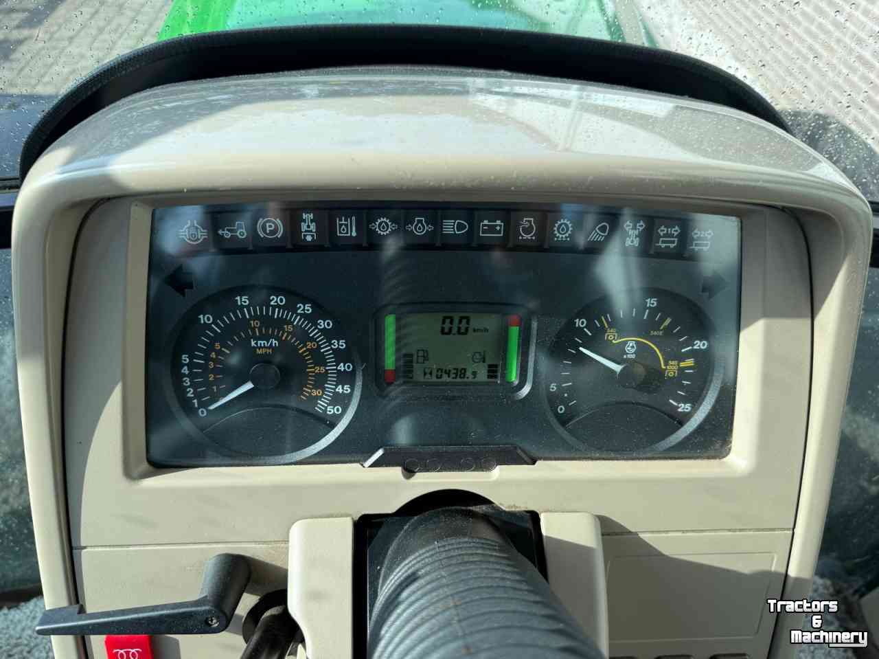 Schlepper / Traktor John Deere 6120 SE