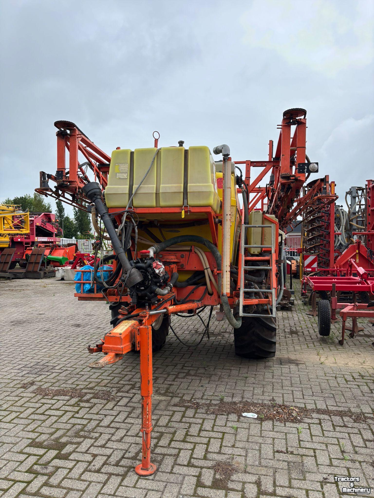 Anbaufeldspritze Douven G 3061 GP4 Spuit