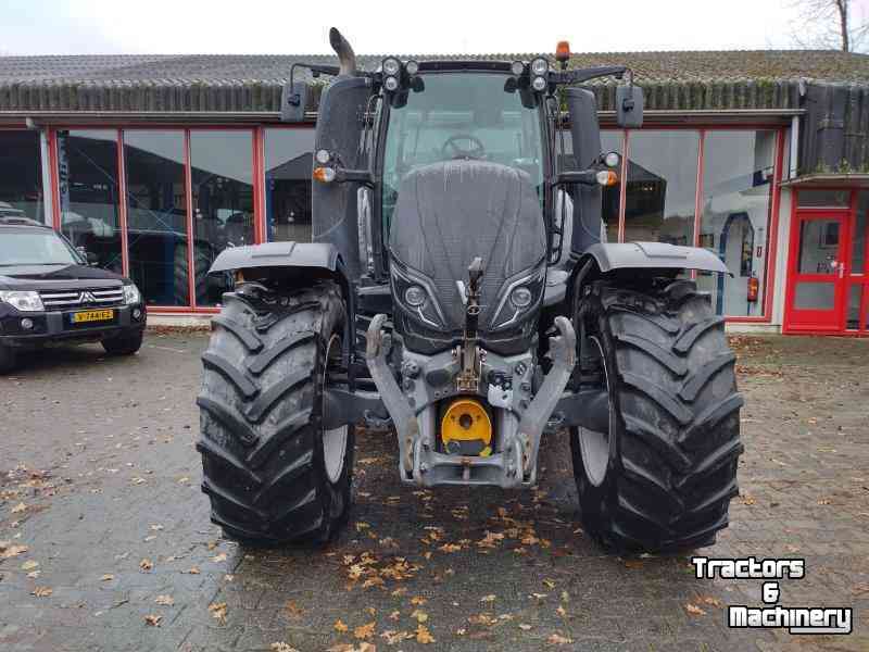 Schlepper / Traktoren Valtra T214 Direct