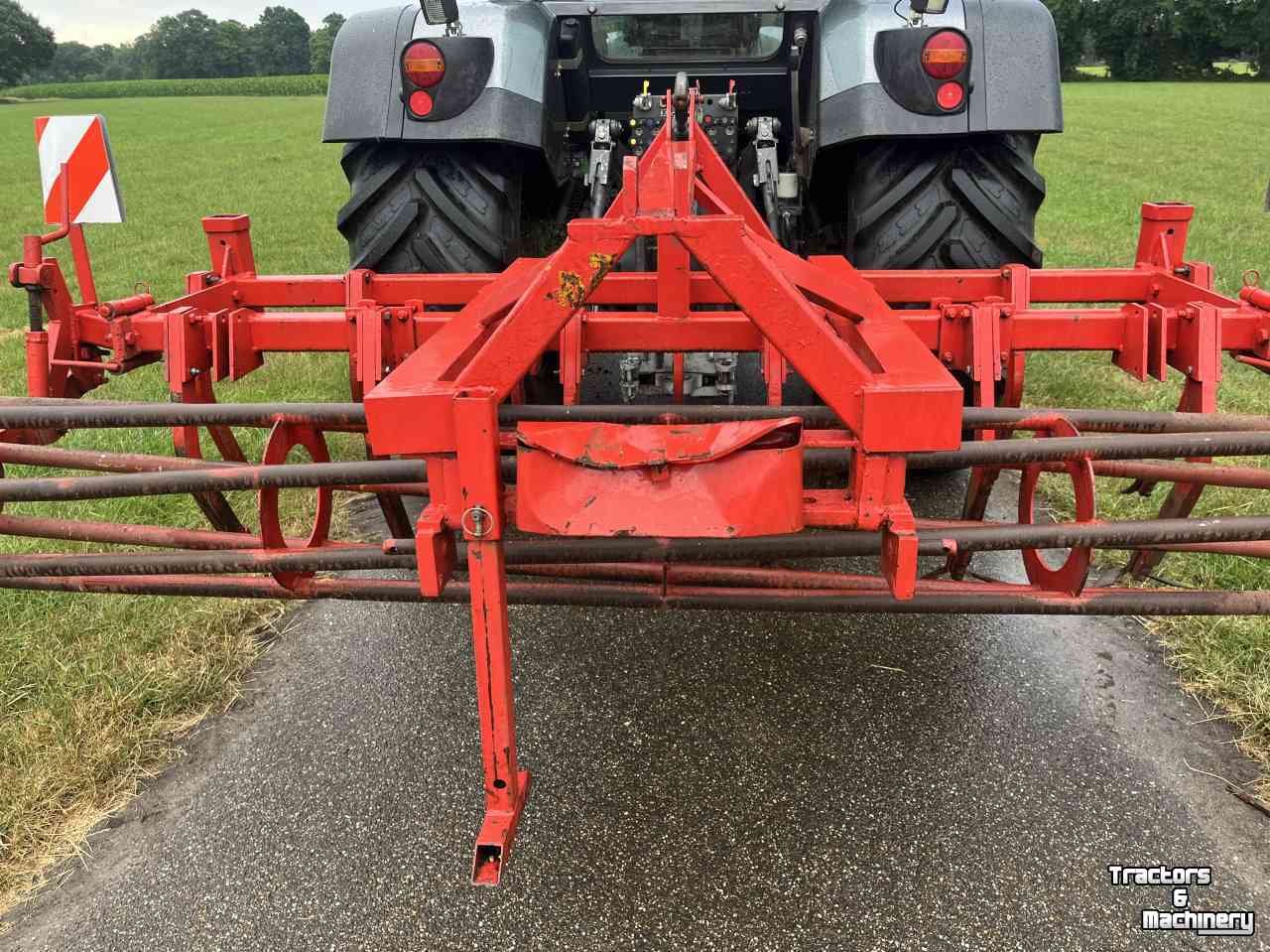 Grubber  Cultivator front en achter aanbouw