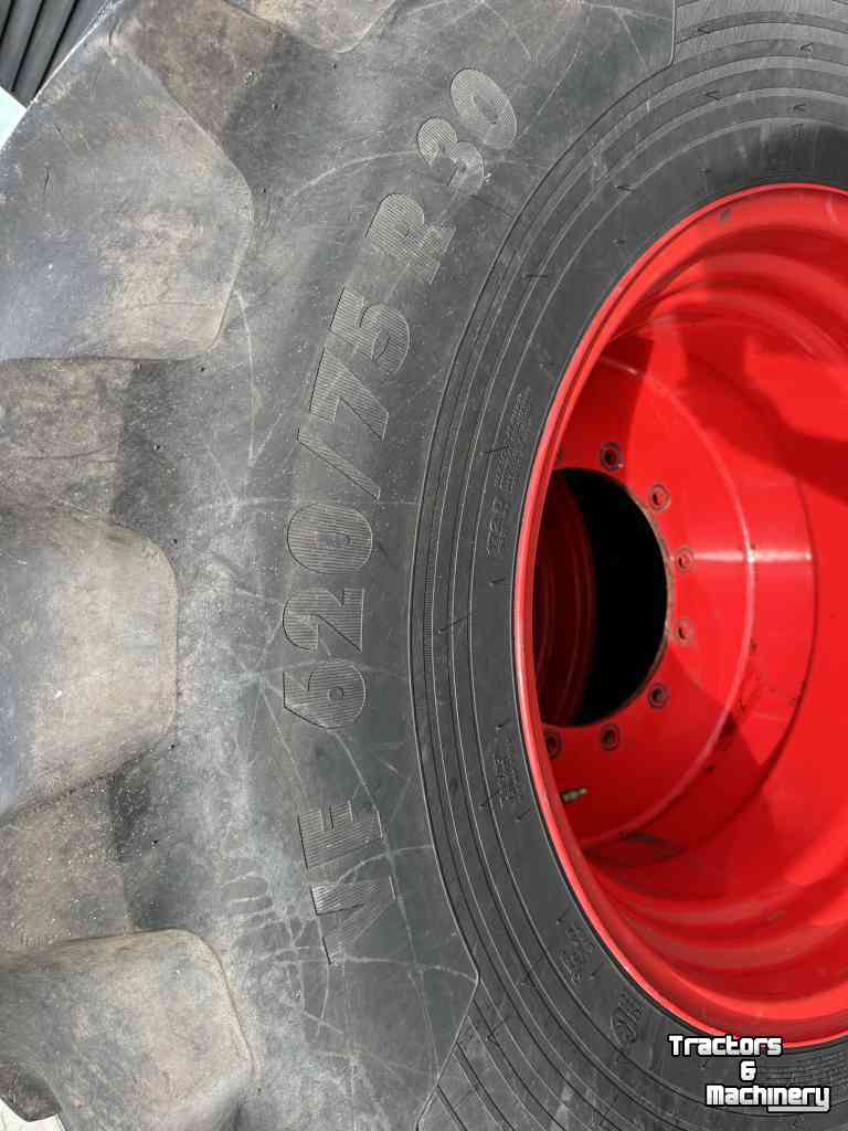Räder, Reifen, Felgen & Distanzringe Vredestein 800/70R38 & 620/75R30