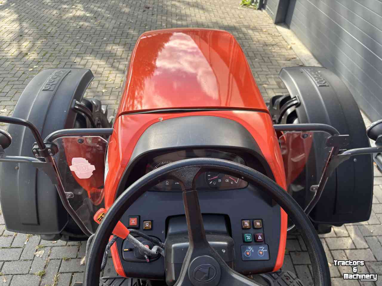 Schlepper / Traktor Kubota M7060 hydraulic shuttle